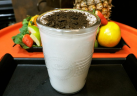 Low-calorie chocolate protein shake recipes for a healthy diet